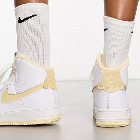 LIKE NEW! NIKE AIR FORCE Sculpt! - Picture 6 of 16